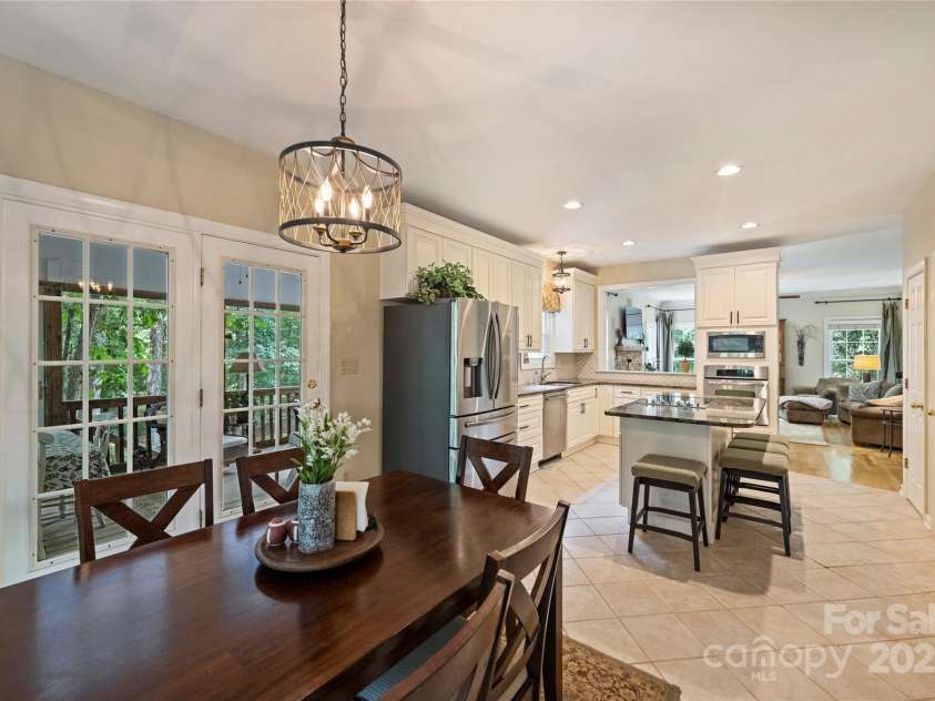 8917 New Oak Lane, Huntersville, NC 28078.  MLS# CAR4282861, YatesRealty ID 26789. 