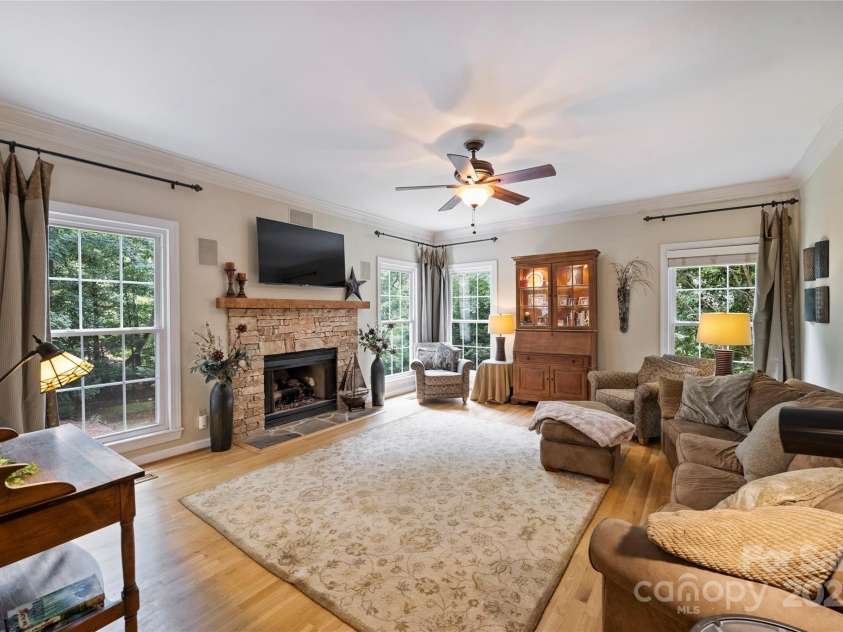 8917 New Oak Lane, Huntersville, NC 28078.  MLS# CAR4282861, YatesRealty ID 26789. 