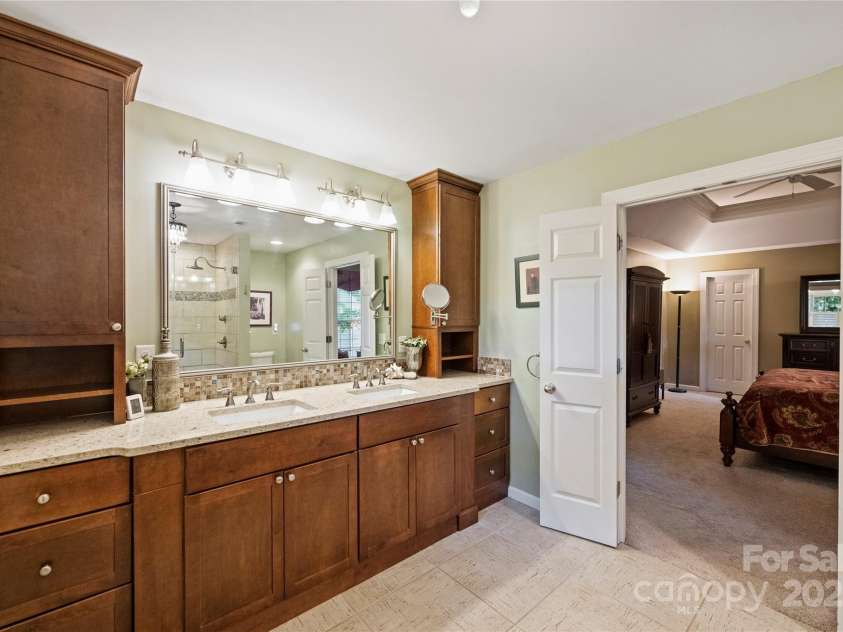 8917 New Oak Lane, Huntersville, NC 28078.  MLS# CAR4282861, YatesRealty ID 26789. 