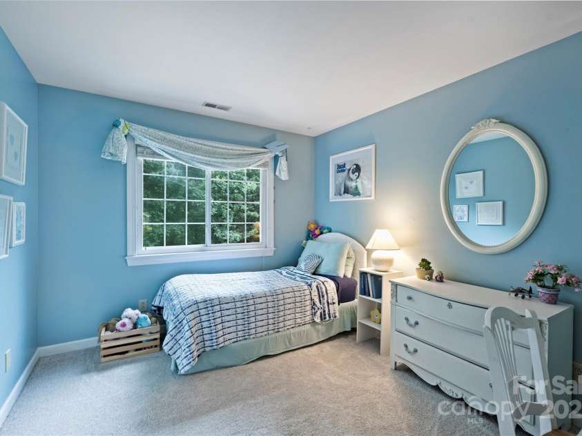 8917 New Oak Lane, Huntersville, NC 28078.  MLS# CAR4282861, YatesRealty ID 26789. 