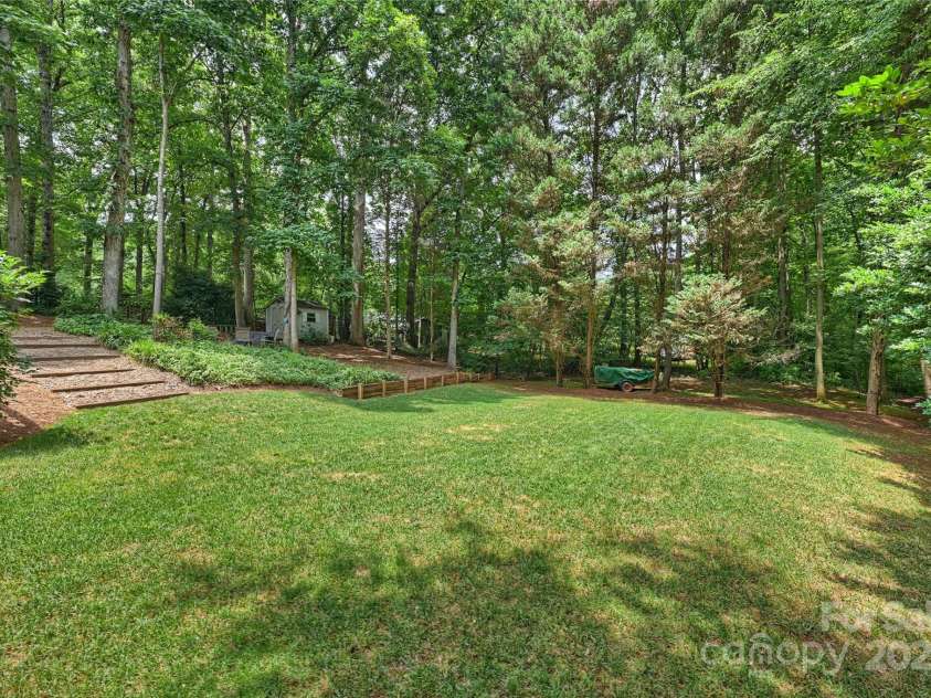 8917 New Oak Lane, Huntersville, NC 28078.  MLS# CAR4282861, YatesRealty ID 26789. 