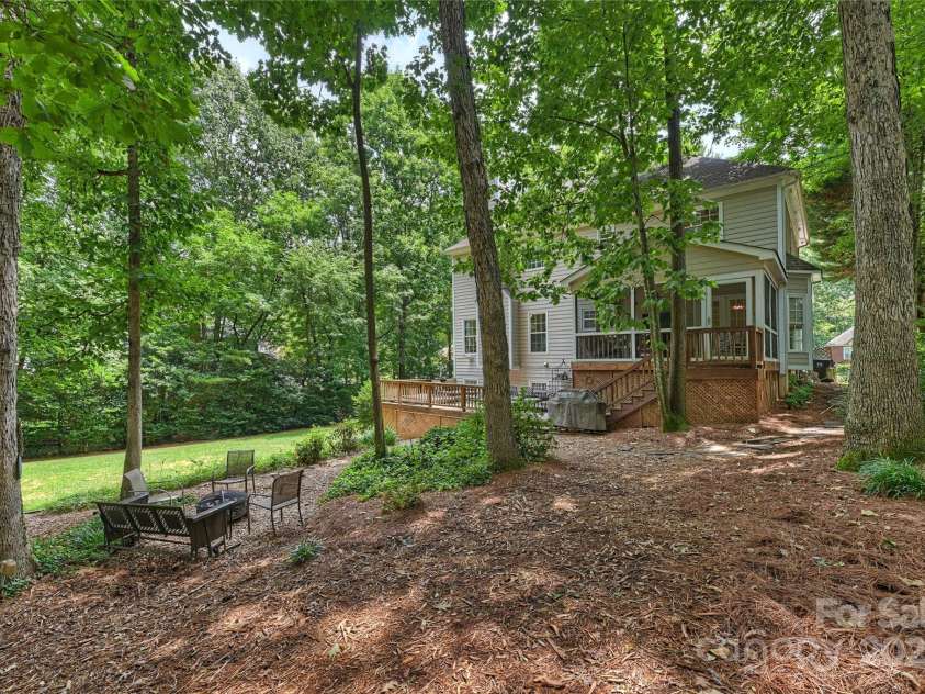 8917 New Oak Lane, Huntersville, NC 28078.  MLS# CAR4282861, YatesRealty ID 26789. 