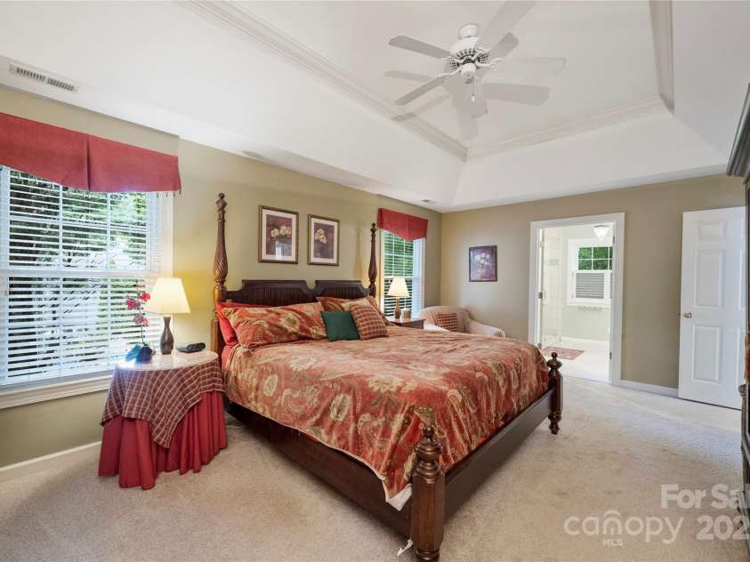 8917 New Oak Lane, Huntersville, NC 28078.  MLS# CAR4282861, YatesRealty ID 26789. Primary Bedroom Suite
