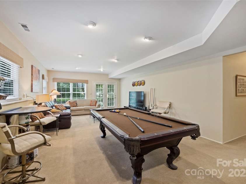 8917 New Oak Lane, Huntersville, NC 28078.  MLS# CAR4282861, YatesRealty ID 26789. Recreation Room