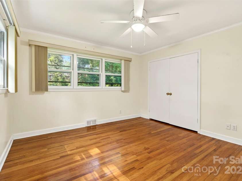 3135 Charlyne Drive, Hendersonville, NC 28792.  MLS# CAR4280457, YatesRealty ID 26791. 