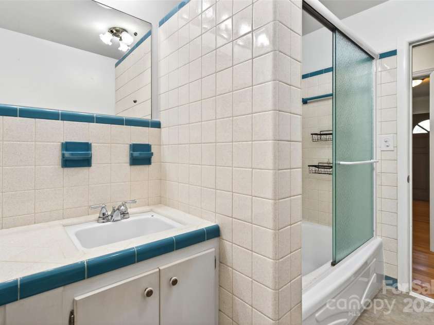 3135 Charlyne Drive, Hendersonville, NC 28792.  MLS# CAR4280457, YatesRealty ID 26791. 