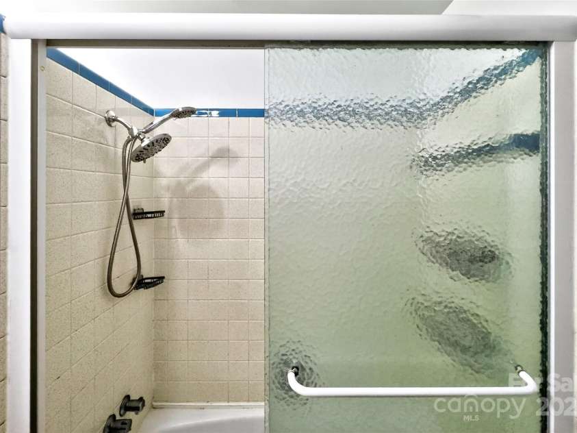 3135 Charlyne Drive, Hendersonville, NC 28792.  MLS# CAR4280457, YatesRealty ID 26791. 