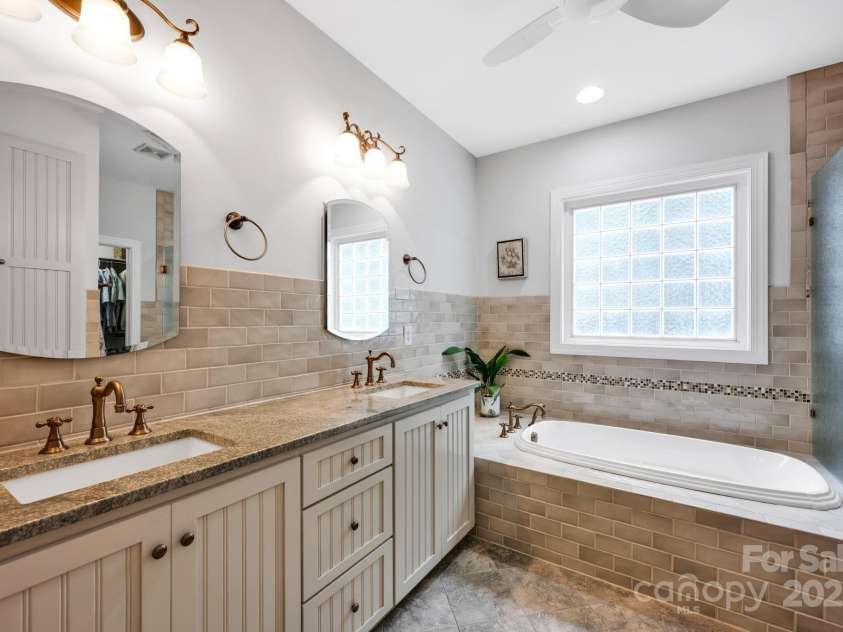 14505 Sunset Walk Lane, Huntersville, NC 28078.  MLS# CAR4258321, YatesRealty ID 26792. 
