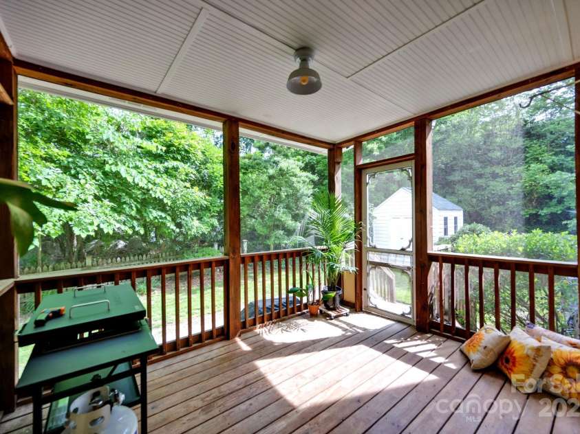 14505 Sunset Walk Lane, Huntersville, NC 28078.  MLS# CAR4258321, YatesRealty ID 26792. 