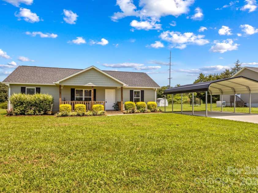 161 Mack Trail, Lexington, NC 27292.  MLS# CAR4279847, YatesRealty ID 26793. 