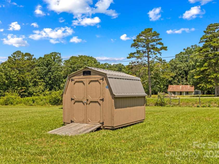 161 Mack Trail, Lexington, NC 27292.  MLS# CAR4279847, YatesRealty ID 26793. 