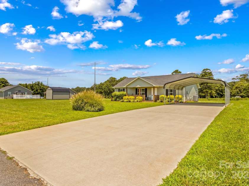 161 Mack Trail, Lexington, NC 27292.  MLS# CAR4279847, YatesRealty ID 26793. 