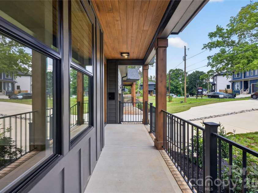 417 Cama Street, Charlotte, NC 28217.  MLS# CAR4380896, YatesRealty ID 26793. Front Porch