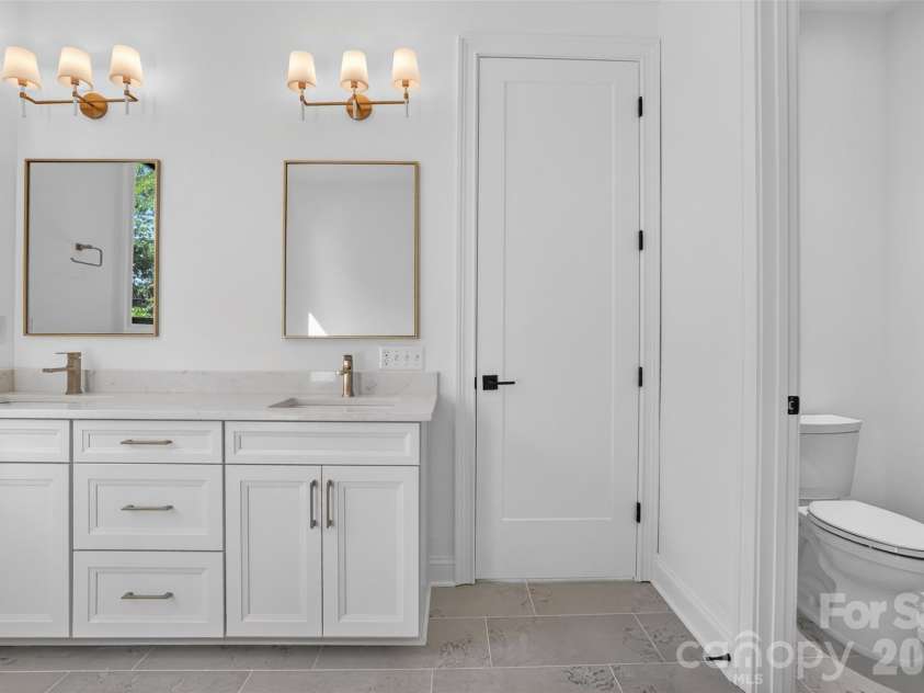 417 Cama Street, Charlotte, NC 28217.  MLS# CAR4380896, YatesRealty ID 26793. Primary Bathroom