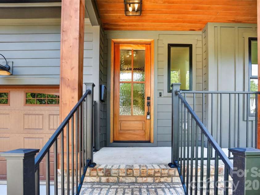 421 Cama Street, Charlotte, NC 28217.  MLS# CAR4380920, YatesRealty ID 26794. 