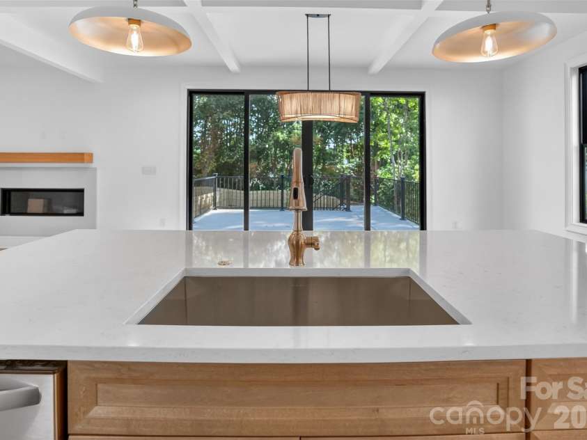 421 Cama Street, Charlotte, NC 28217.  MLS# CAR4380920, YatesRealty ID 26794. 