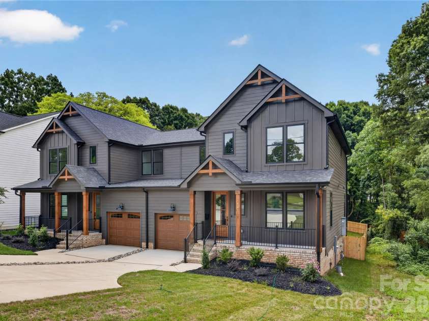 421 Cama Street, Charlotte, NC 28217.  MLS# CAR4380920, YatesRealty ID 26794. 