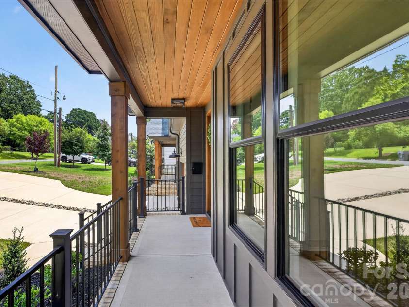 421 Cama Street, Charlotte, NC 28217.  MLS# CAR4380920, YatesRealty ID 26794. 