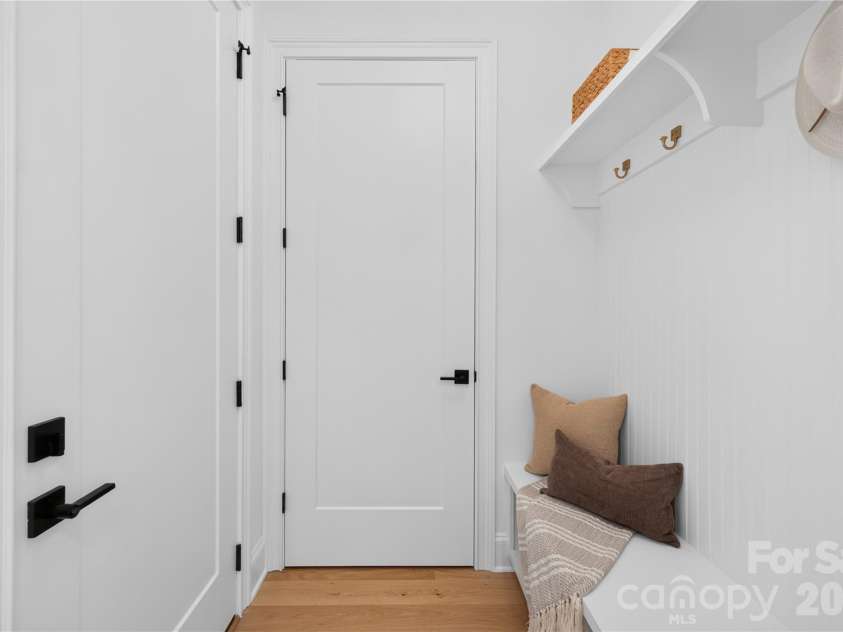 421 Cama Street, Charlotte, NC 28217.  MLS# CAR4380920, YatesRealty ID 26794. 