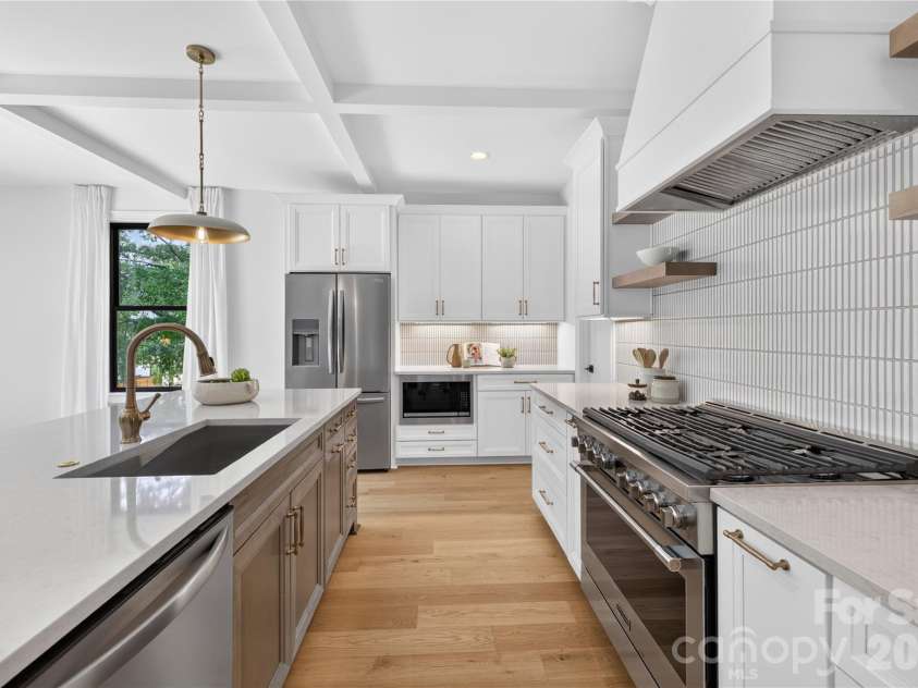 421 Cama Street, Charlotte, NC 28217.  MLS# CAR4380920, YatesRealty ID 26794. 