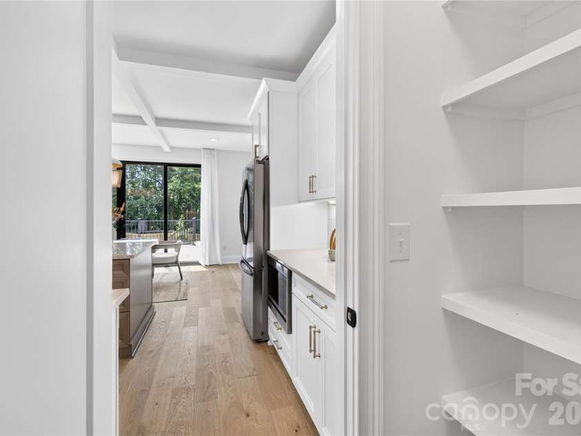 421 Cama Street, Charlotte, NC 28217.  MLS# CAR4380920, YatesRealty ID 26794. 