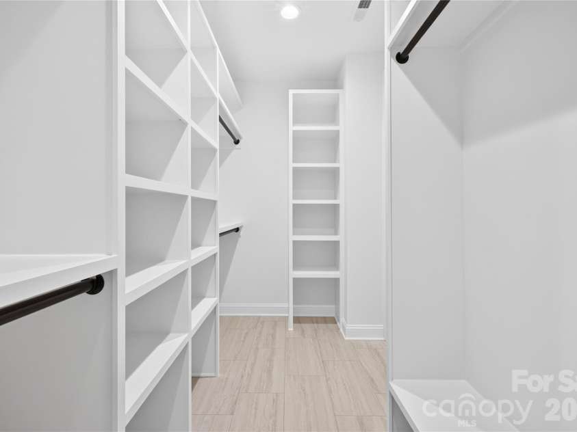 421 Cama Street, Charlotte, NC 28217.  MLS# CAR4380920, YatesRealty ID 26794. 