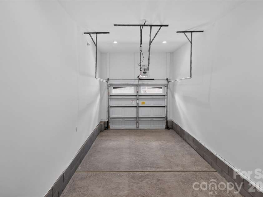 421 Cama Street, Charlotte, NC 28217.  MLS# CAR4380920, YatesRealty ID 26794. 