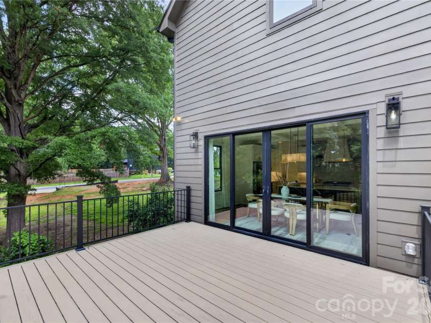 421 Cama Street, Charlotte, NC 28217.  MLS# CAR4380920, YatesRealty ID 26794. 