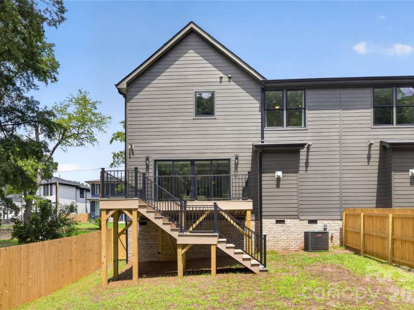 421 Cama Street, Charlotte, NC 28217.  MLS# CAR4380920, YatesRealty ID 26794. 