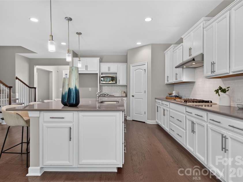 366 Hampton Trail Drive, Fort Mill, SC 29708.  MLS# CAR4400285, YatesRealty ID 26795. Ample Custom Cabinetry