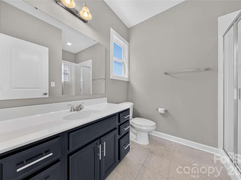 366 Hampton Trail Drive, Fort Mill, SC 29708.  MLS# CAR4400285, YatesRealty ID 26795. Guest Suite En Suite