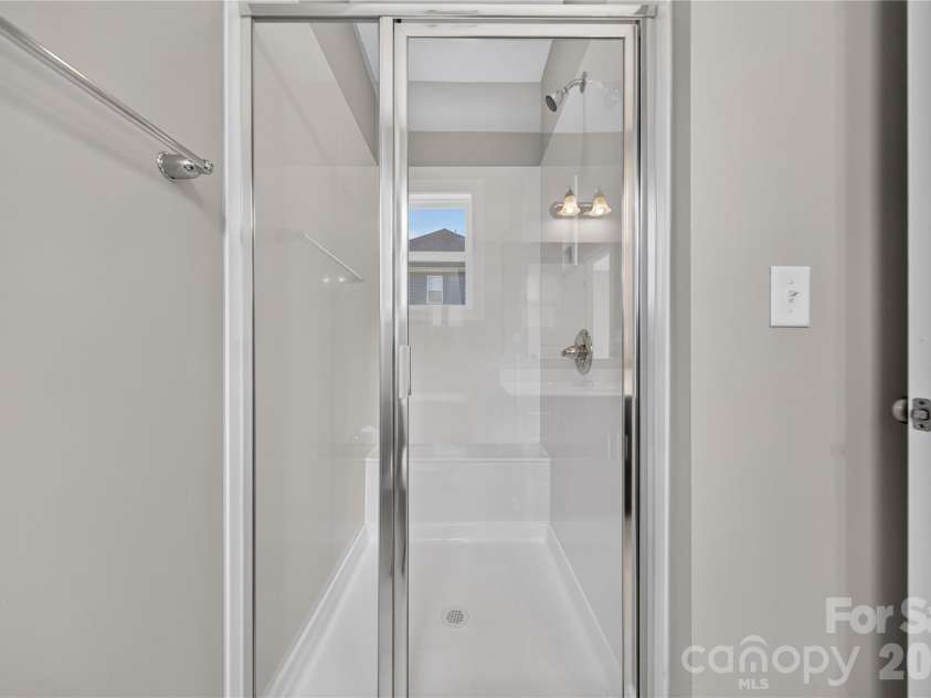 366 Hampton Trail Drive, Fort Mill, SC 29708.  MLS# CAR4400285, YatesRealty ID 26795. Guest Suite En Suite