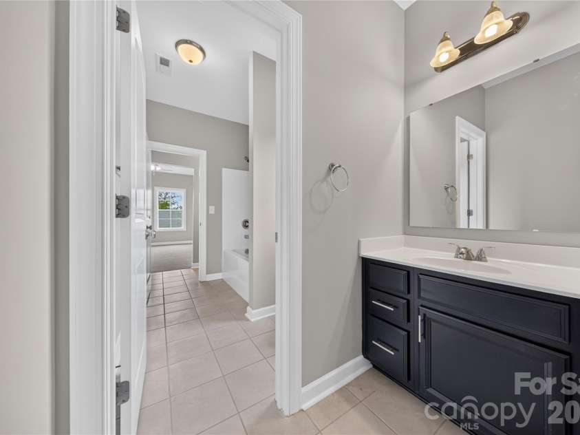 366 Hampton Trail Drive, Fort Mill, SC 29708.  MLS# CAR4400285, YatesRealty ID 26795. Jack & Jill Bath with Private Vanities