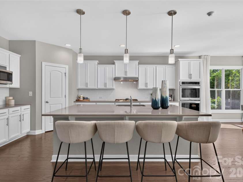 366 Hampton Trail Drive, Fort Mill, SC 29708.  MLS# CAR4400285, YatesRealty ID 26795. Oversized Island With Bar Top Seating
