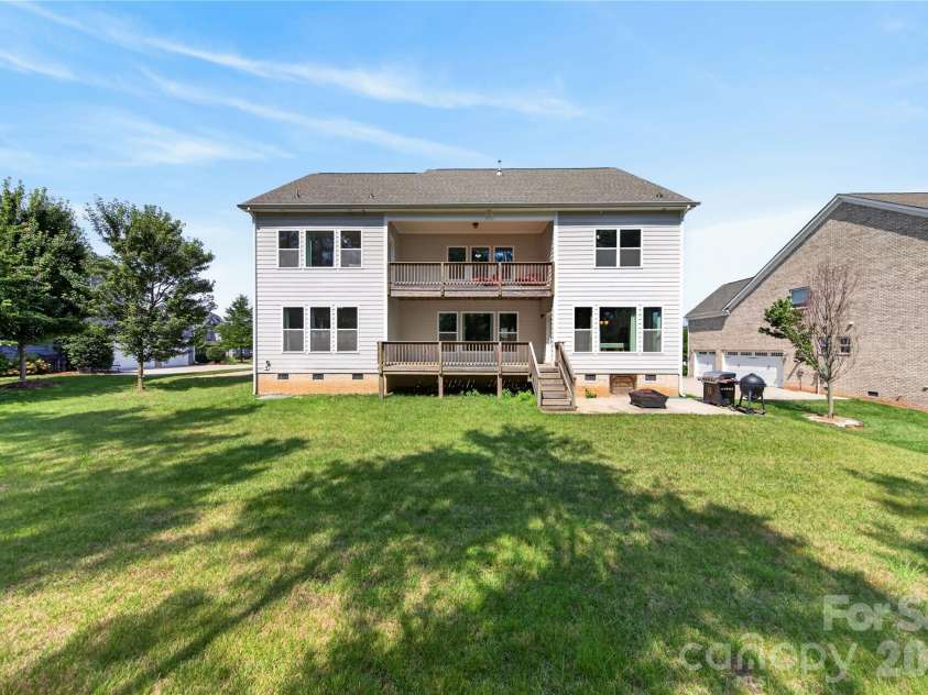 366 Hampton Trail Drive, Fort Mill, SC 29708.  MLS# CAR4400285, YatesRealty ID 26795. Private Flat Backyard