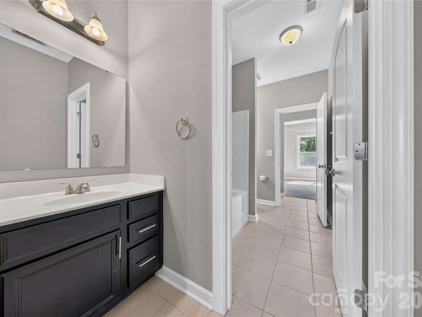 366 Hampton Trail Drive, Fort Mill, SC 29708.  MLS# CAR4400285, YatesRealty ID 26795. Private Vanity