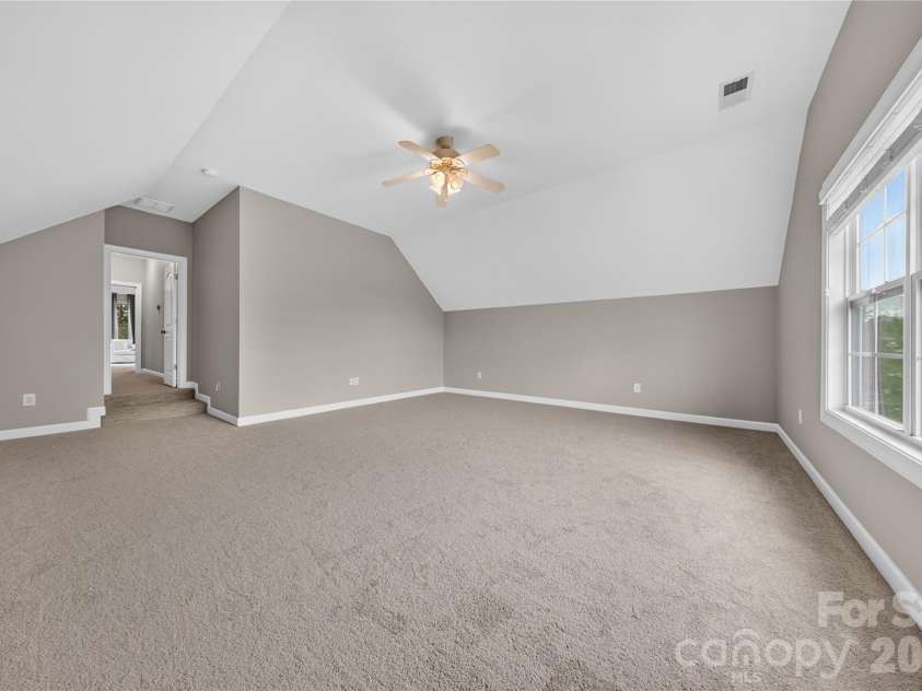 366 Hampton Trail Drive, Fort Mill, SC 29708.  MLS# CAR4400285, YatesRealty ID 26795. Vaulted Ceiling