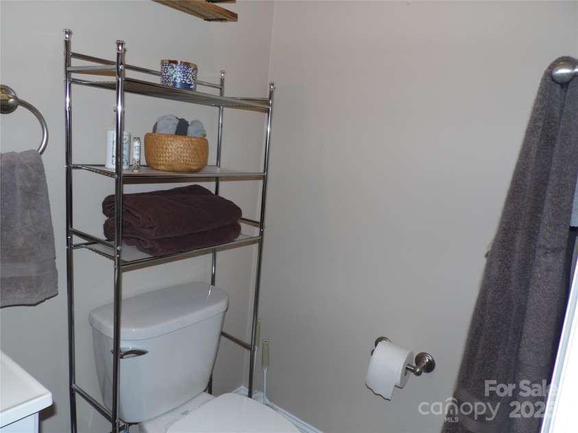 40 Club Villa Drive, Roaring Gap, NC 28627.  MLS# CAR4283360, YatesRealty ID 26795. 