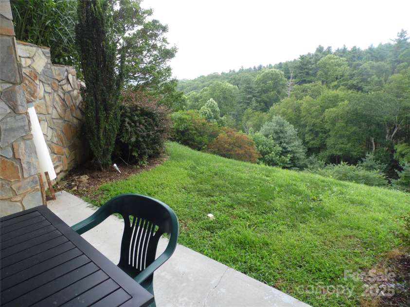 40 Club Villa Drive, Roaring Gap, NC 28627.  MLS# CAR4283360, YatesRealty ID 26795. 