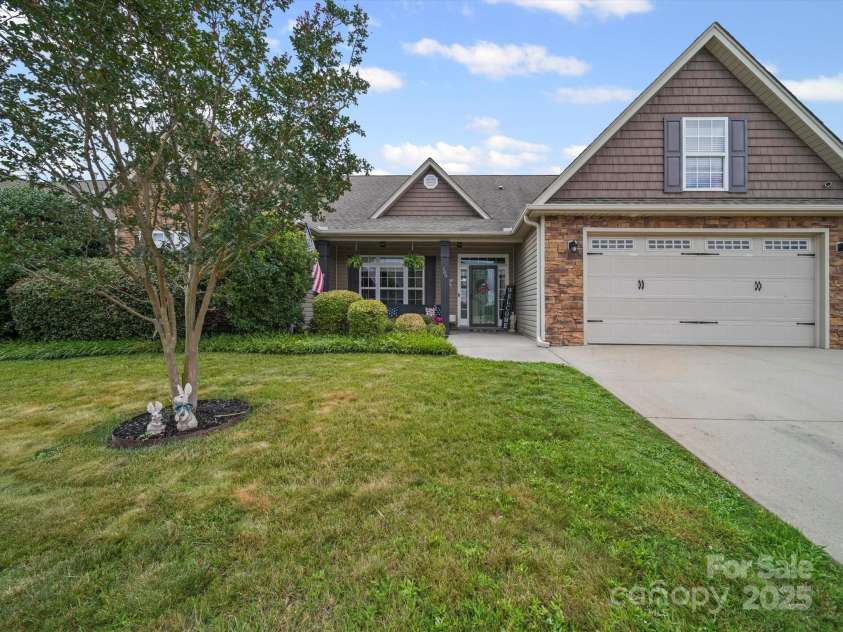 109 Dewfield Lane, Boiling Springs, SC 29316.  MLS# CAR4278754, YatesRealty ID 26796. 