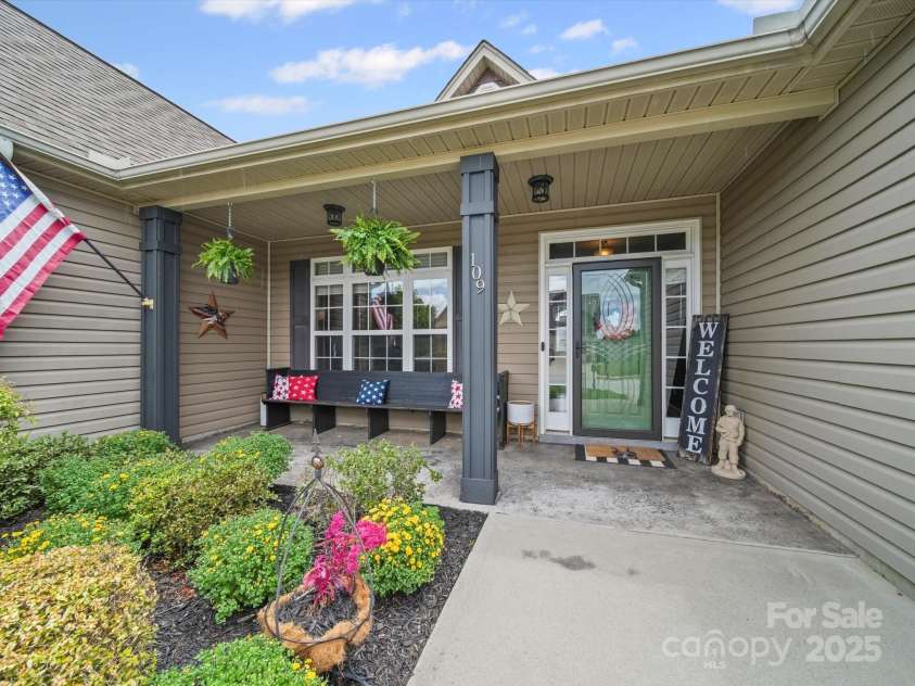 109 Dewfield Lane, Boiling Springs, SC 29316.  MLS# CAR4278754, YatesRealty ID 26796. 