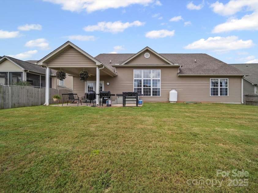 109 Dewfield Lane, Boiling Springs, SC 29316.  MLS# CAR4278754, YatesRealty ID 26796. 