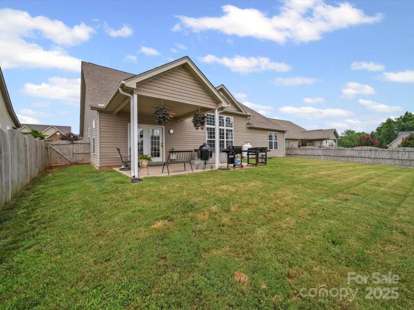 109 Dewfield Lane, Boiling Springs, SC 29316.  MLS# CAR4278754, YatesRealty ID 26796. 