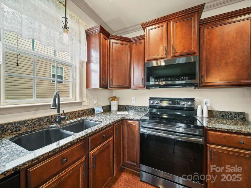 109 Dewfield Lane, Boiling Springs, SC 29316.  MLS# CAR4278754, YatesRealty ID 26796. 