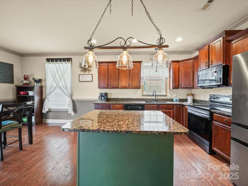 109 Dewfield Lane, Boiling Springs, SC 29316.  MLS# CAR4278754, YatesRealty ID 26796. 