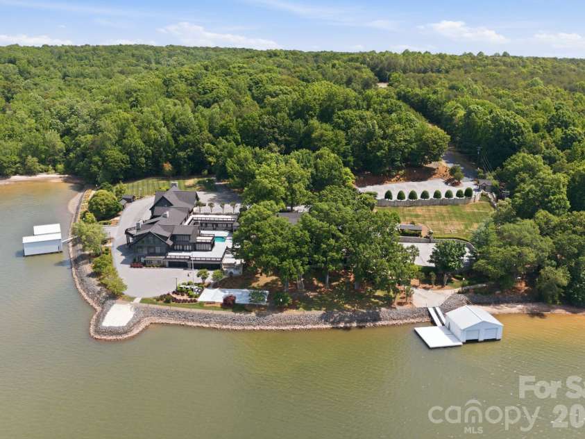 9719 Nine Eagles Lane, Charlotte, NC 28278.  MLS# CAR4388347, YatesRealty ID 26796. 