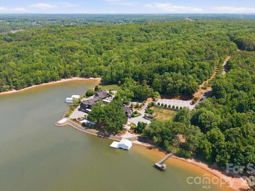 9719 Nine Eagles Lane, Charlotte, NC 28278.  MLS# CAR4388347, YatesRealty ID 26796. 