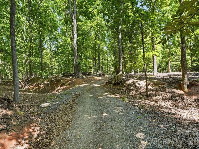 9719 Nine Eagles Lane, Charlotte, NC 28278.  MLS# CAR4388347, YatesRealty ID 26796. 