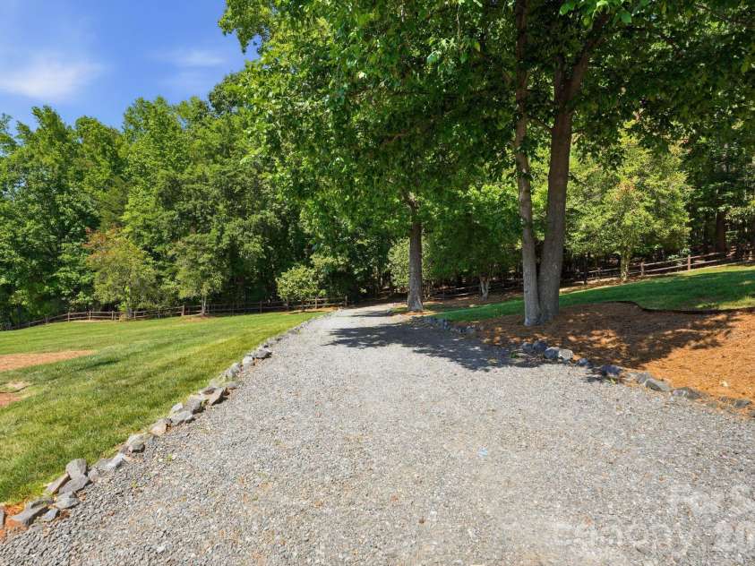 9719 Nine Eagles Lane, Charlotte, NC 28278.  MLS# CAR4388347, YatesRealty ID 26796. 