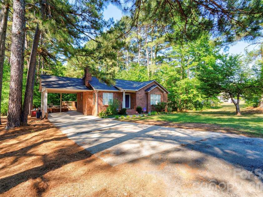 101 Doree Lane, Crouse, NC 28033.  MLS# CAR4384095, YatesRealty ID 26799. 